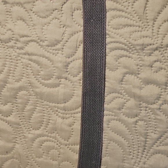 Guy Harvey belt featuring an embroidered Mahi Mahi fish design - Picture 5 of 6